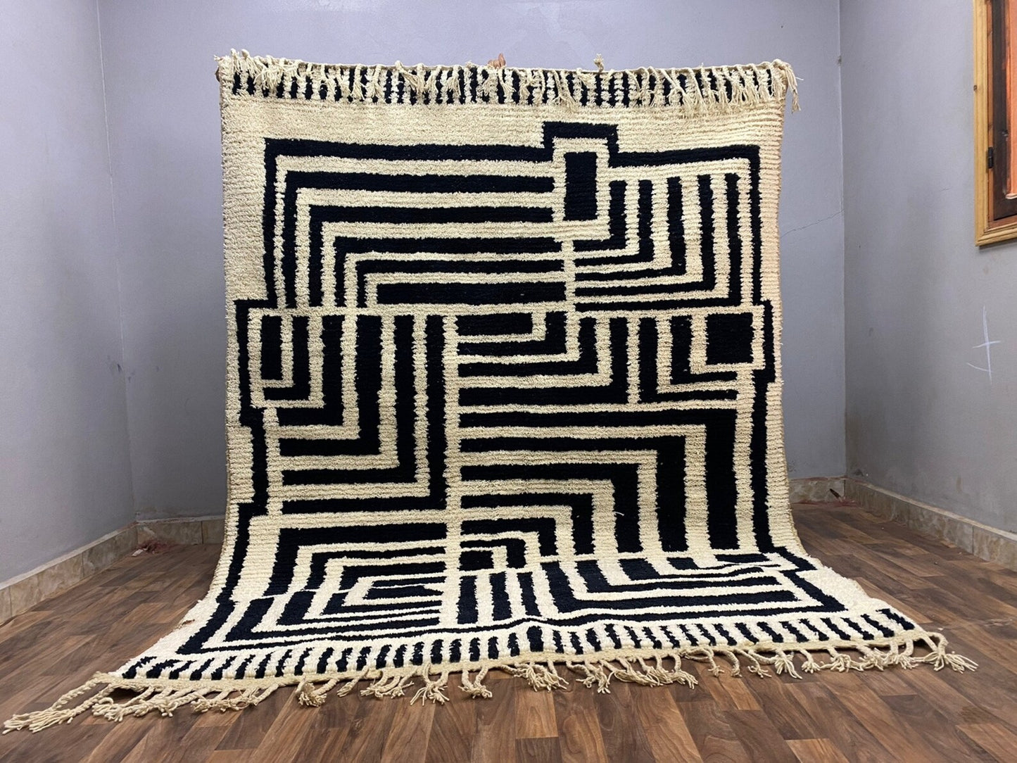 New Beni Ouarain Rug–White And Black