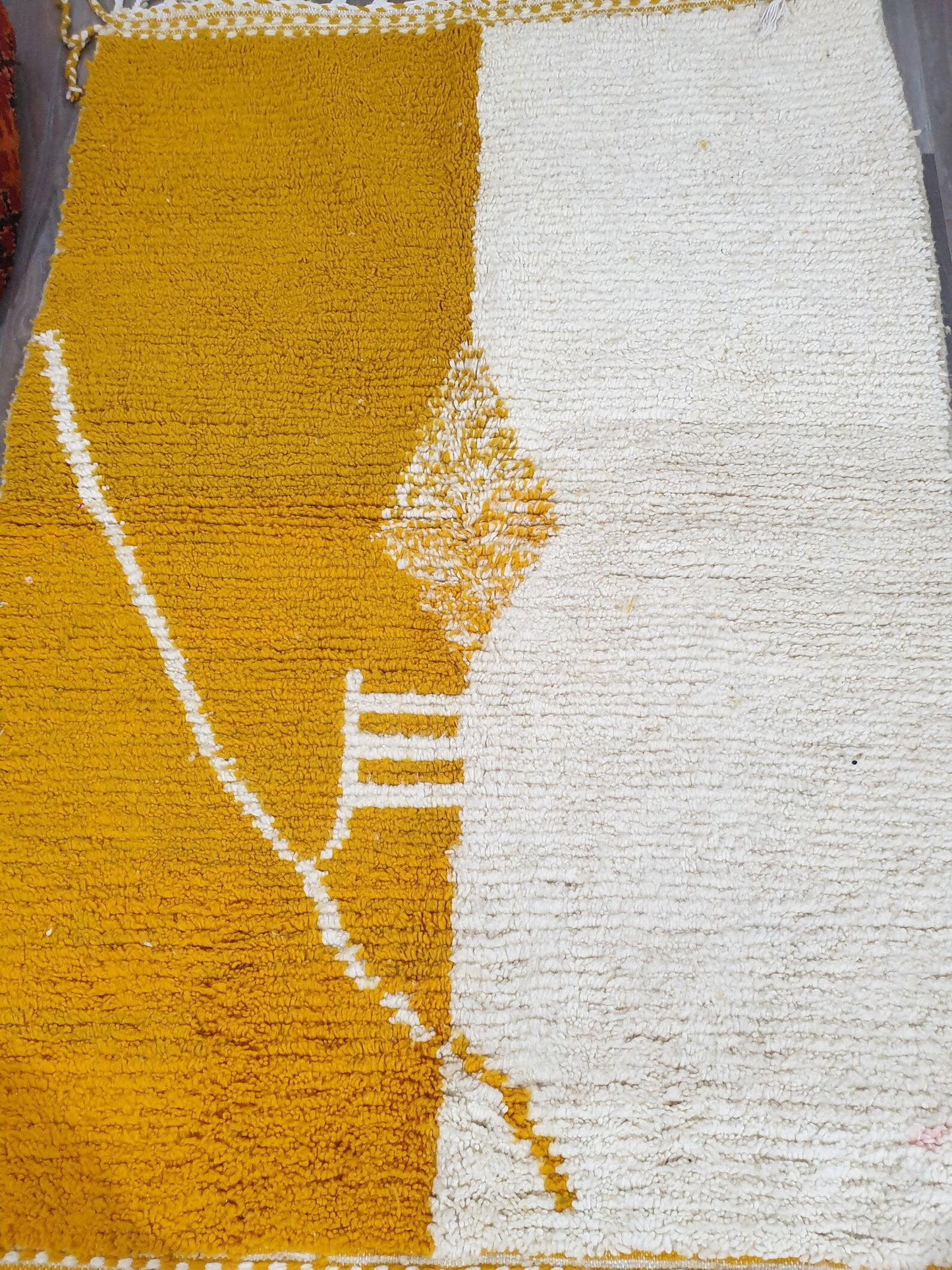New Beni Ouarain Rug –White And Yellow