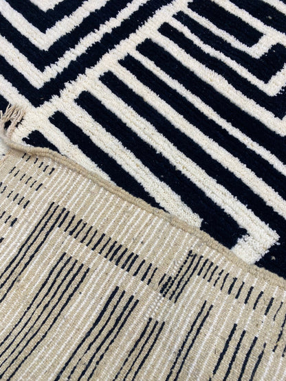 New Beni Ouarain Rug–White And Black
