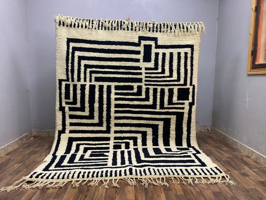 New Beni Ouarain Rug–White And Black