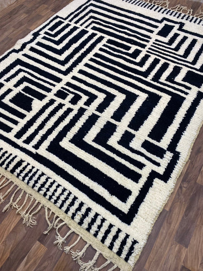 New Beni Ouarain Rug–White And Black