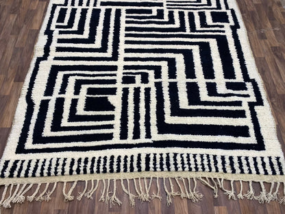 New Beni Ouarain Rug–White And Black