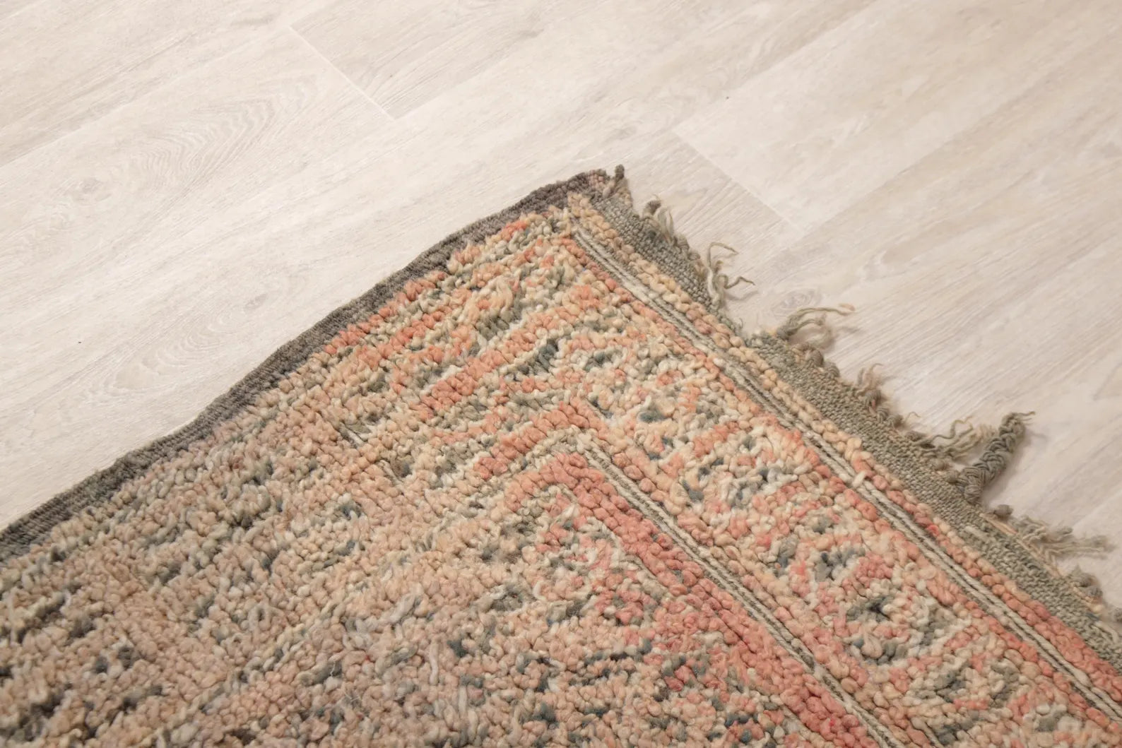 Beni Mguild Rug  190 X 33O CM