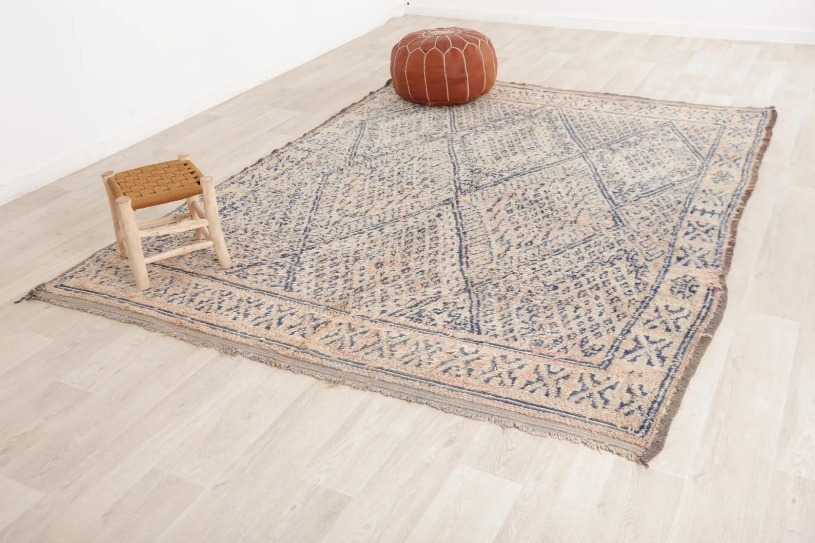 Beni Mguild Rug  190 X 270 CM